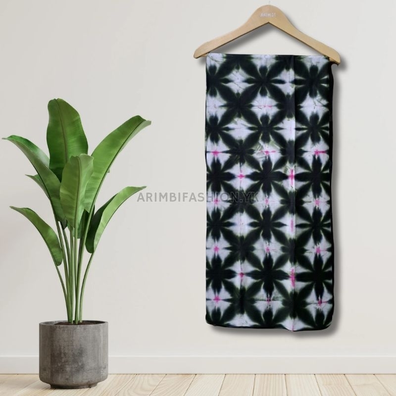 Kain Shibori Itajime || Uk 200cm × 115cm || Hitam Putih Pink C by Arimbifashion.yk