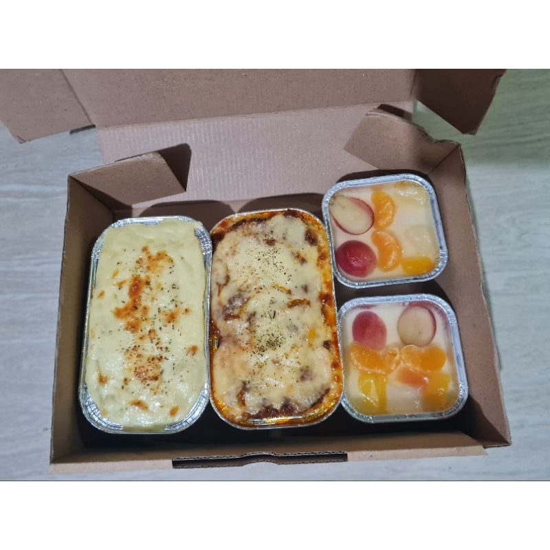 

Hampers 2 Lasagna personal +2 Puding Buah buttermilk+Vla