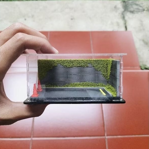 DIORAMA MINI PARKIRAN + AKRILIK (DIECAST 1:64)