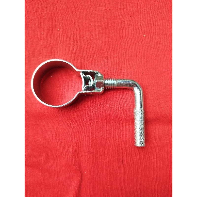 Klem Besi ukuran 45 mm untuk mengunci pipa egrek