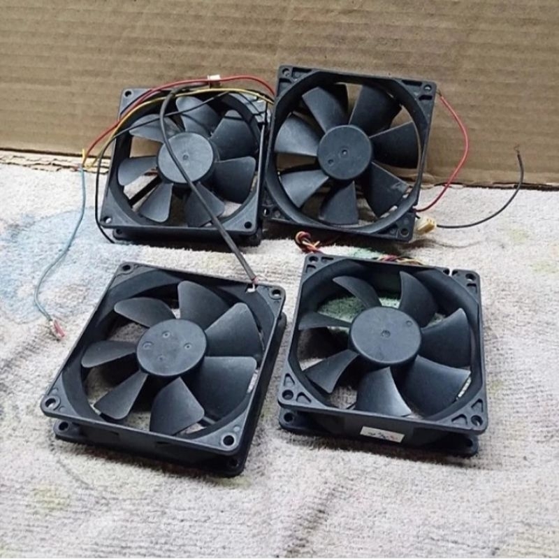 Fan DC Brushless 12v Ukuran 9×9×2,5cm Fan DC Speed