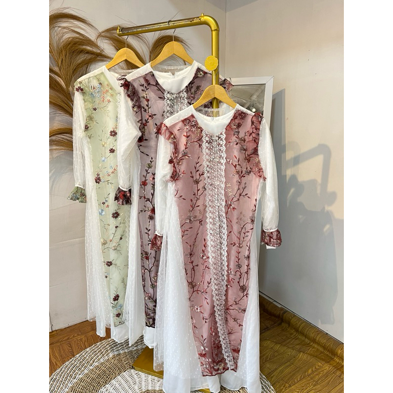 Gamis Tile Brokat Bunga
