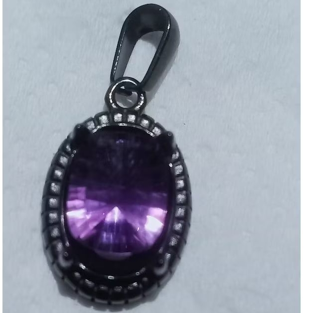 liontin batu kecubung