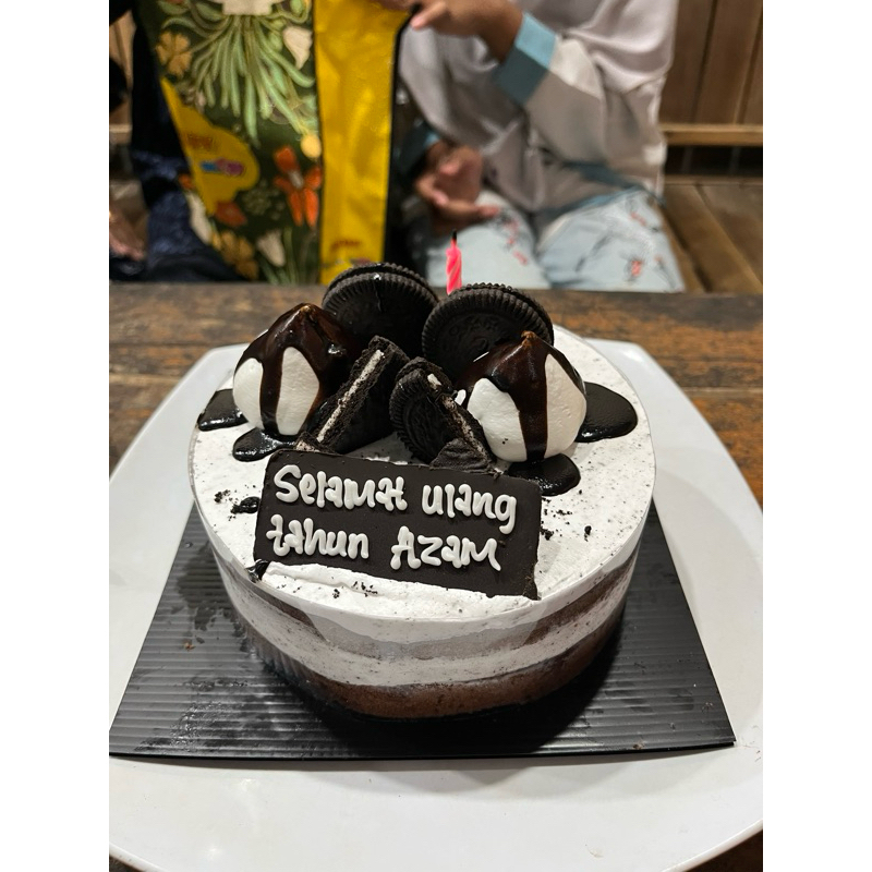 

Kue Ulang Tahun