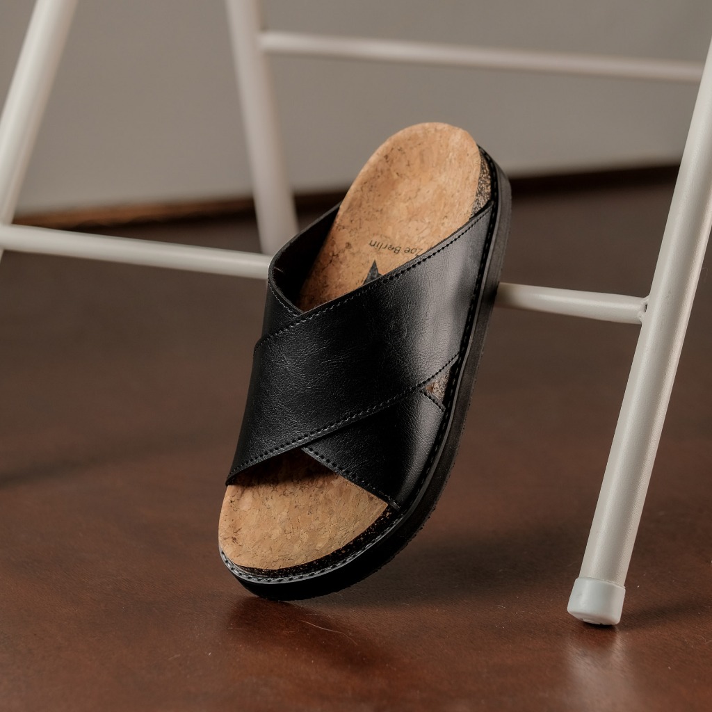 Monark Leather Series Zoe Berlin - Sandal Footbed Pria Slides Cork Birken Docmart Klasik Anti Slip