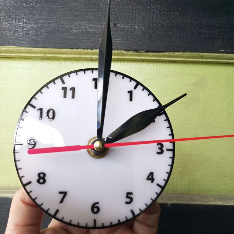 Jam Akrilik