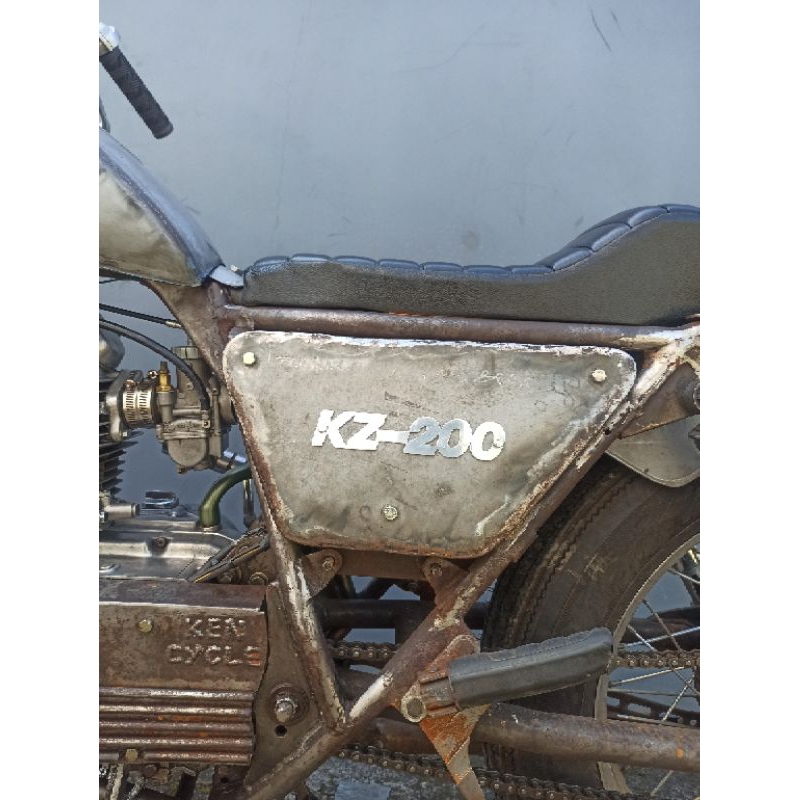 tutup box aki cover dop sasis motor costum part chopper, british,bratsyle,japstyle,bobber,caferacer