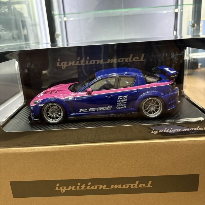 IGNITION MODEL MAZDA RX-8 (SE3P) RE AMEMIYA BLUE/PINK 1:18 SCALE