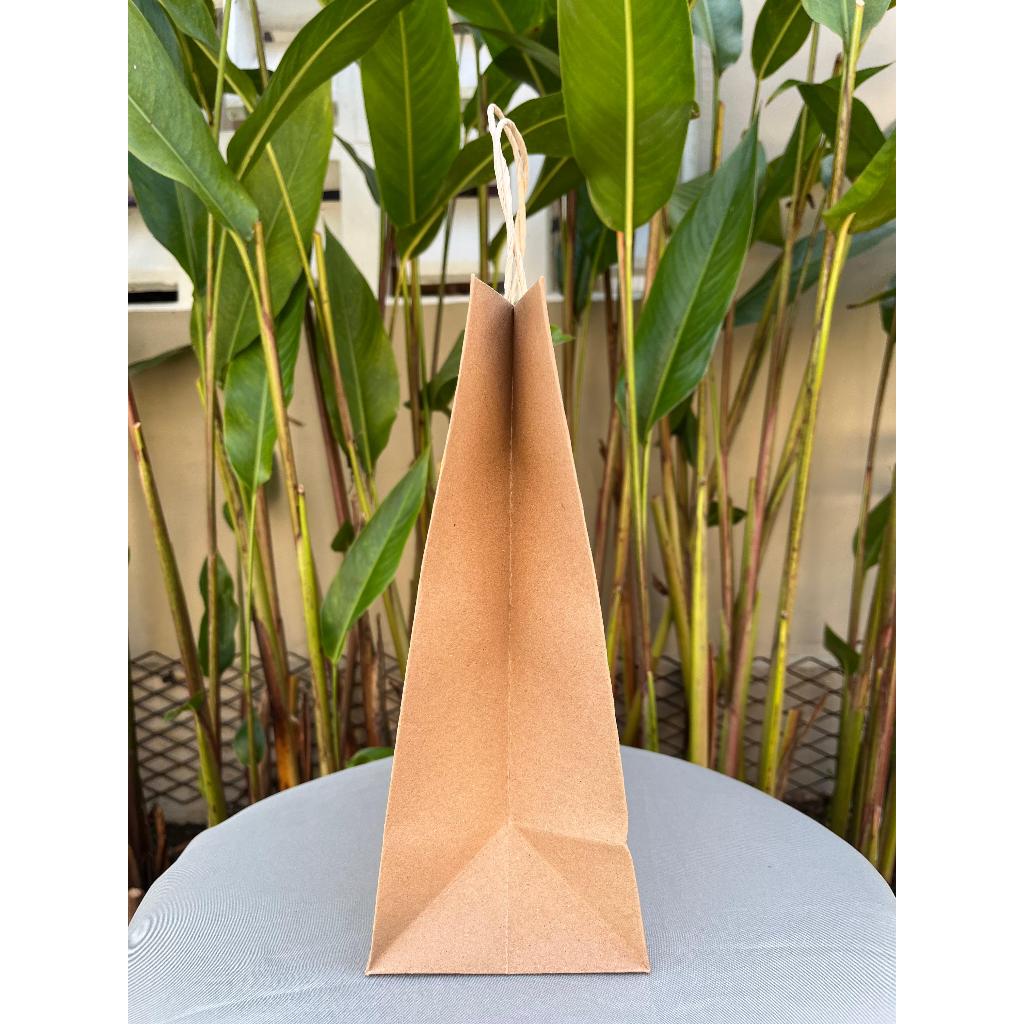 

PAPERBAG R7 COKLAT POLOS TALI kertas / TAS ASUL