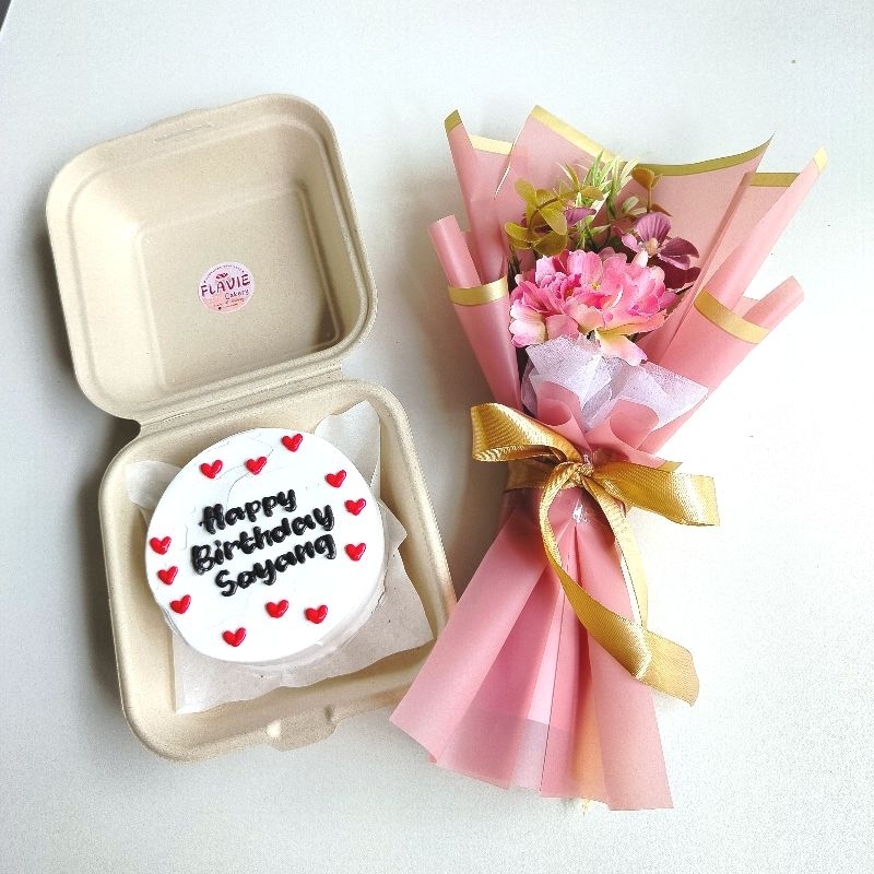 

Bento Cake Plus Buket Bunga Mini