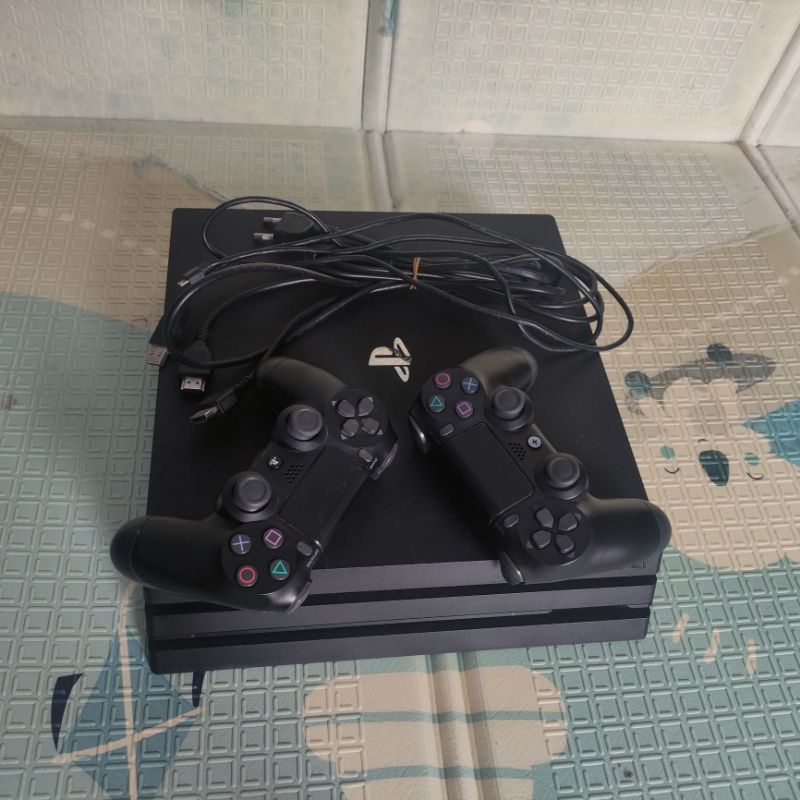 PlayStation 4 Pro Original seri CUH-7218B