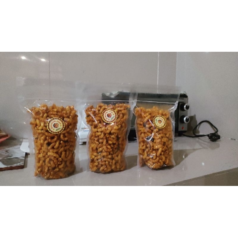 

makaroni joss ( bantat) pedas daun jeruk, makaroni balado