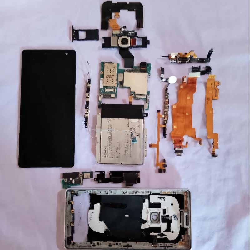 SPAREPART SONY XPERIA XZ2 SOFTBANK (UNTUK SPAREPART KECIL KECIL)