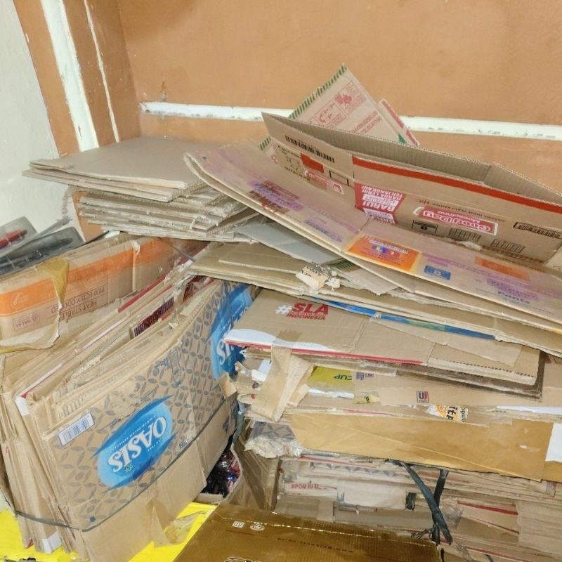 

kardus buat packing lebih aman di wajibkan lebih aman ya ka karena pengiriman barang akan ada di banting dan lempar