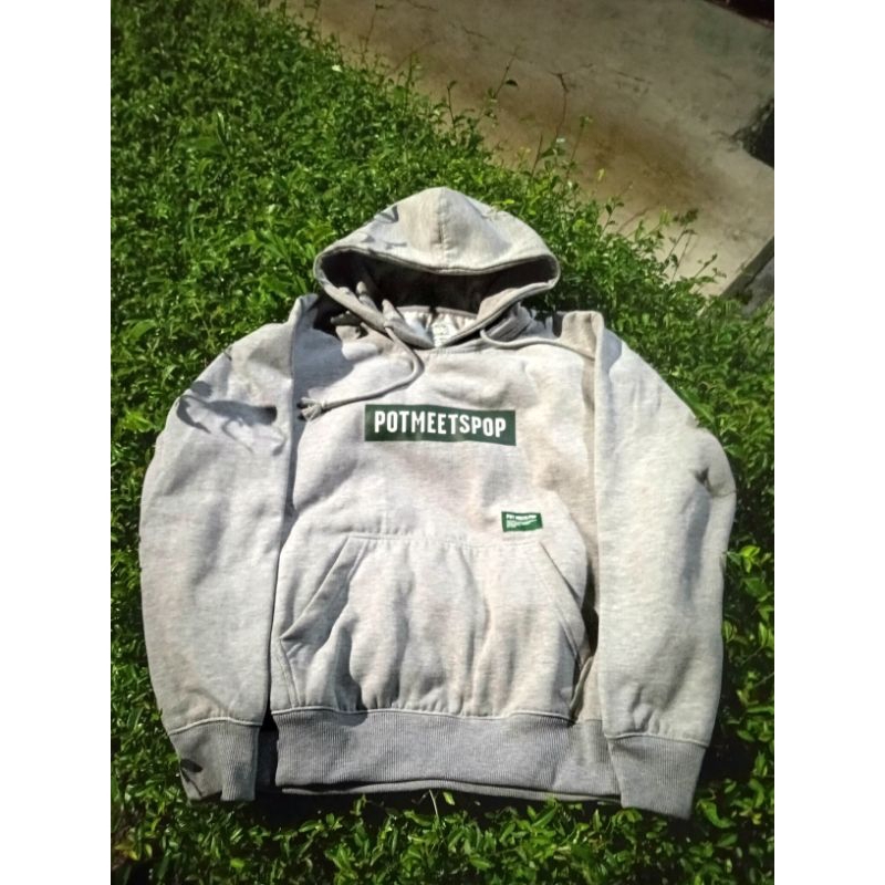 Hoodie grey misty 220 gms by Pot meets pop