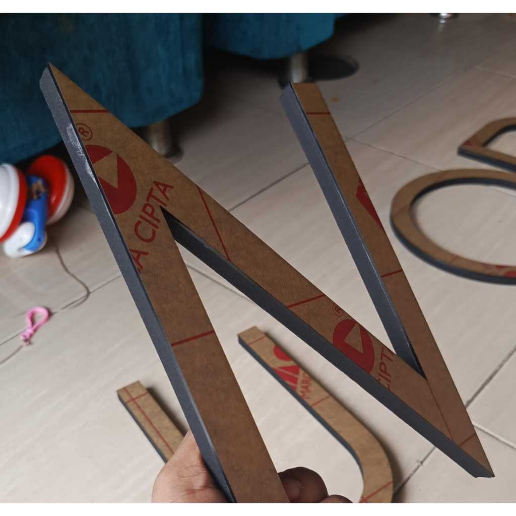 Costum Huruf Timbul Akrilik 2mm  Lapis Spon Eva Tinggi 40cm