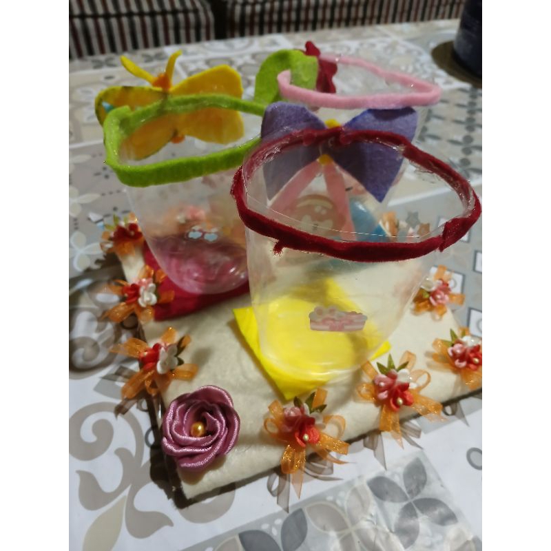 

Hasil prakarya tempat pensil Anak SD dari Botol Bekas