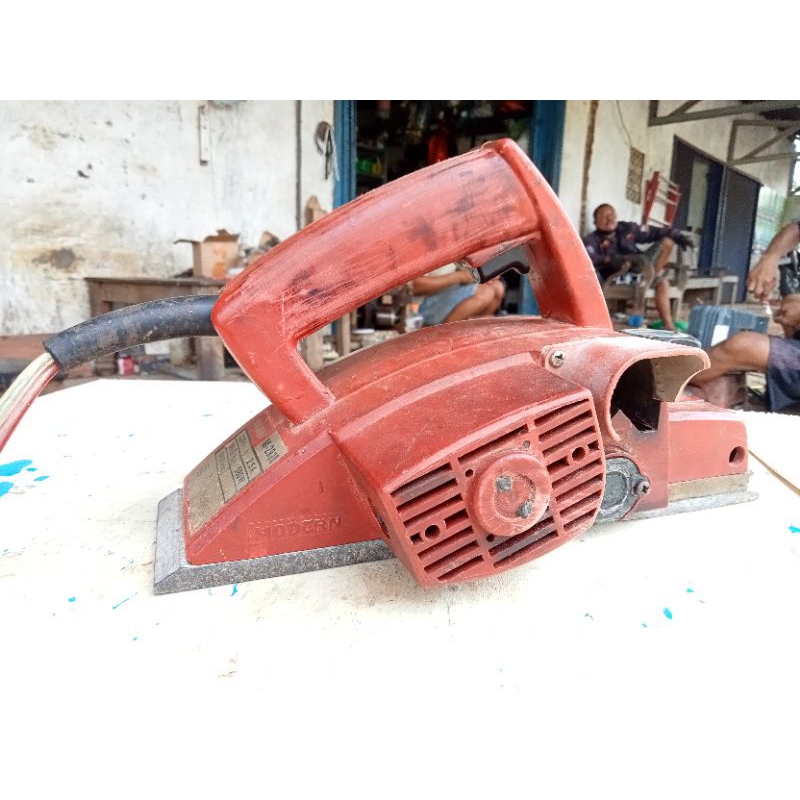 mesin serut modern M2920 bekasan