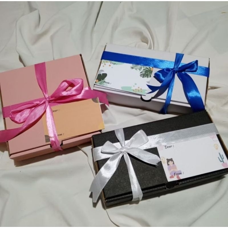 

box hampers hadiah /paket hadiah costum