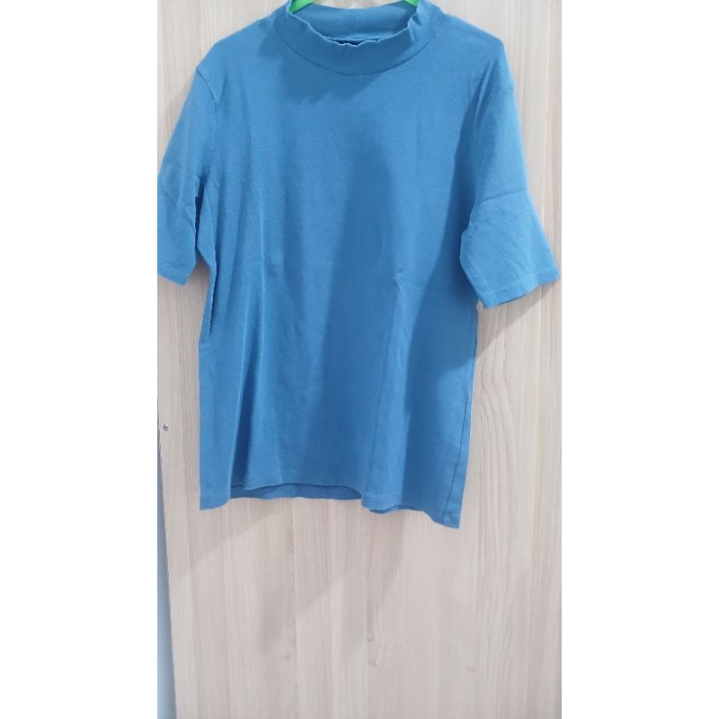 [PRELOVED] UNIQLO Turtle Neck Lengan Pendek