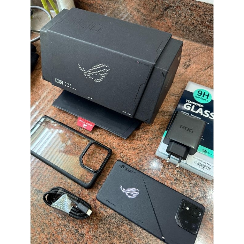 Rog phone 8 Pro 16/512gb second, free original DEVIL CASE, ibywind tempered glass, mulus 99% sesuai 