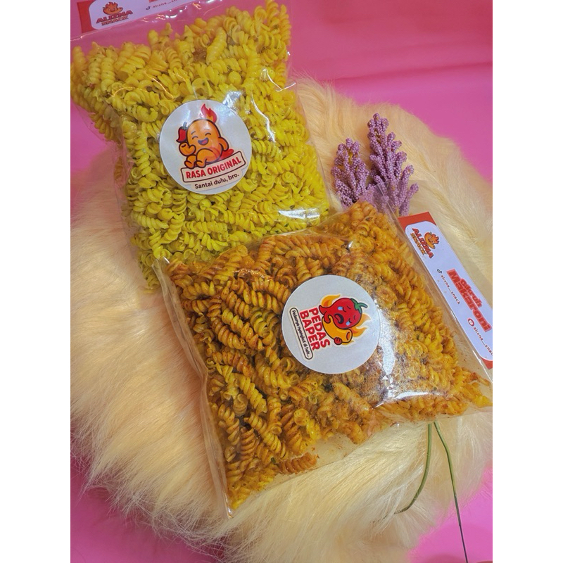 

Alizna Snack - 250gr Cemilan Makaroni Uril Spiral Cikruh Pedas Gurih Original