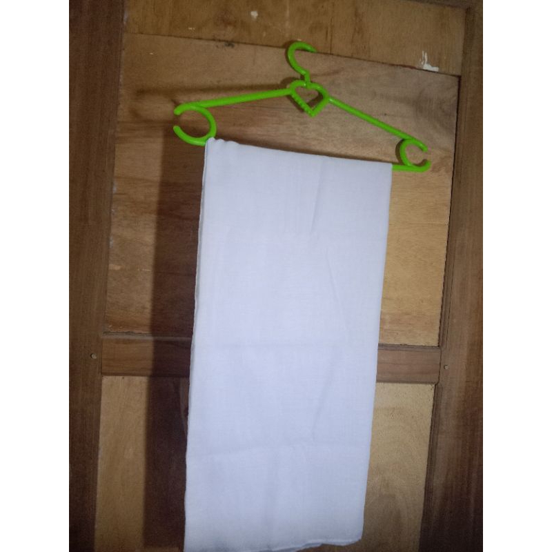 hijab segi empat anak sekolah