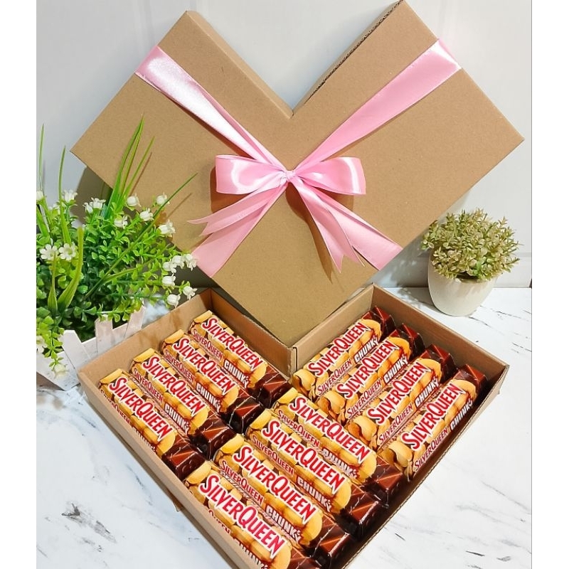 

Dse - HAMPERS COKLAT LOVE VALENTINE KADO ULANG TAHUN ANIVERSARY WISUDA CEWEK COWOK