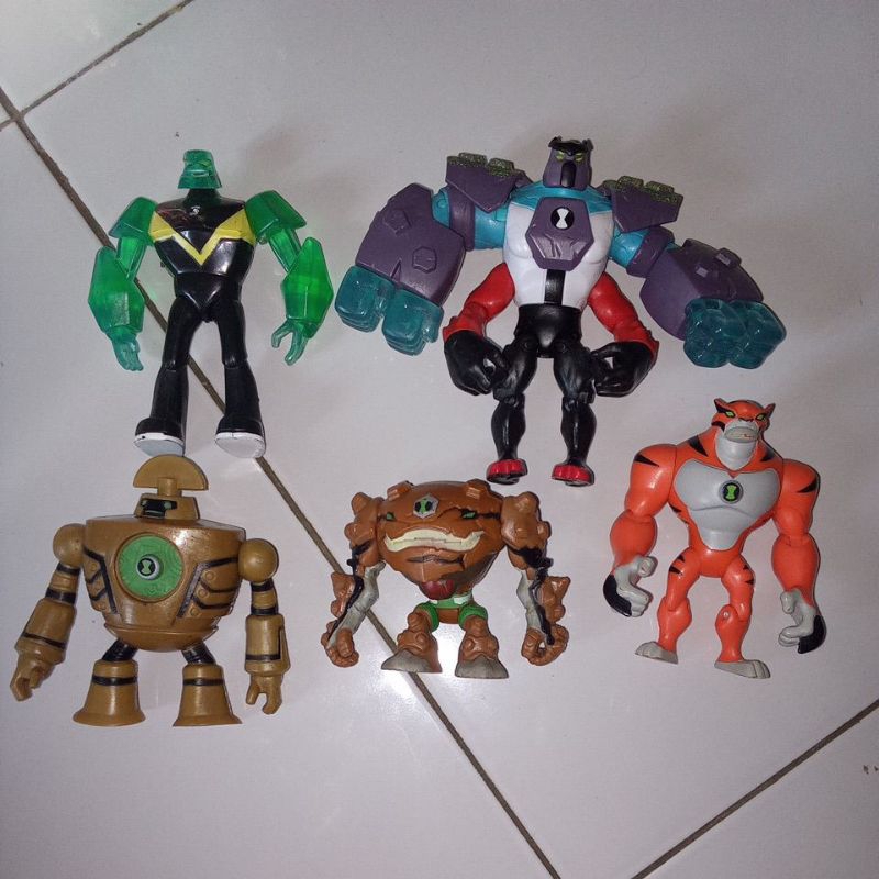 Ben 10 Action Figure Cartoon Network Playmates, China, dan bandai