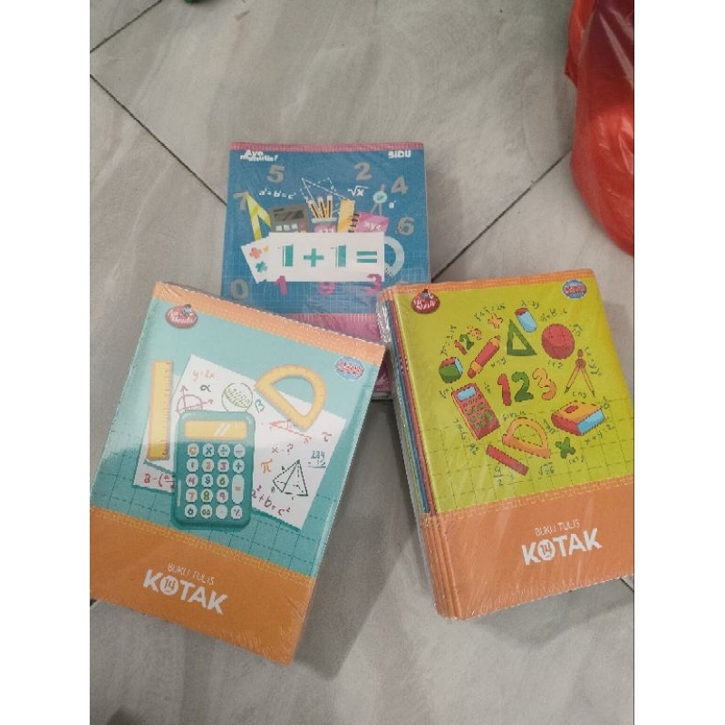 Buku tulis kotak kecil/besar/halus