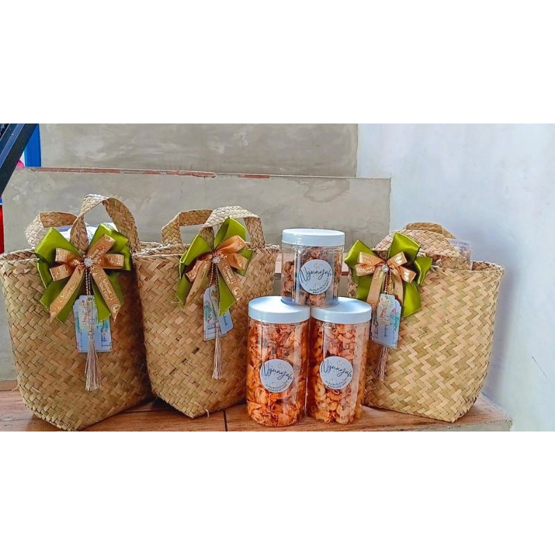 

KERIPIK SINGKONG DAUN JERUK TOPLES