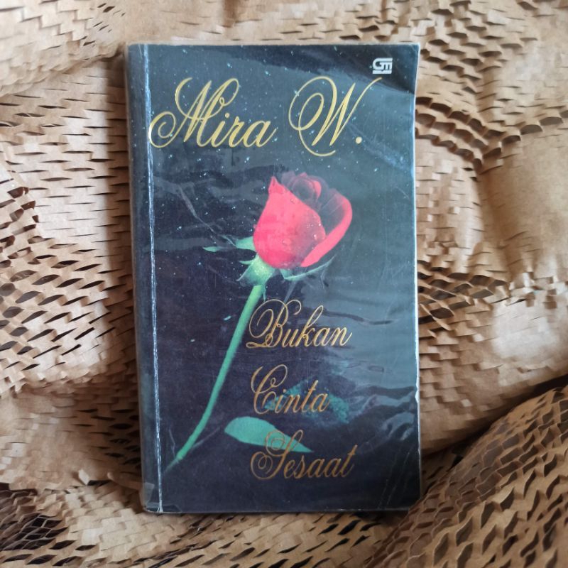 [Preloved] Bukan Cinta Sesaat - Mira W