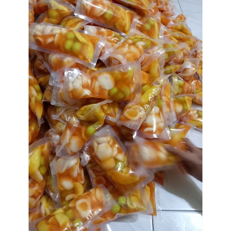 

asinan buah mix.perdus..isi 20pcs .bisa untuk jadi reseller atau mau di jual lgi.. Bisa request..