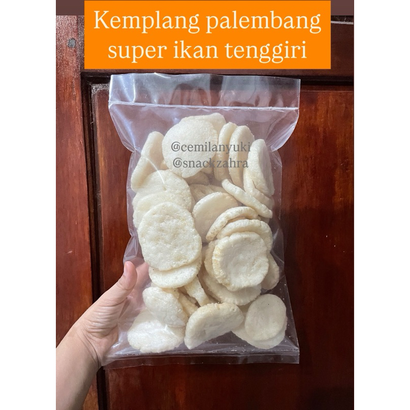 

KERUPUK KEMPLANG PALEMBANG KANCING SUPER IKAN TENGGIRI ASLI KHAS PALEMBANG