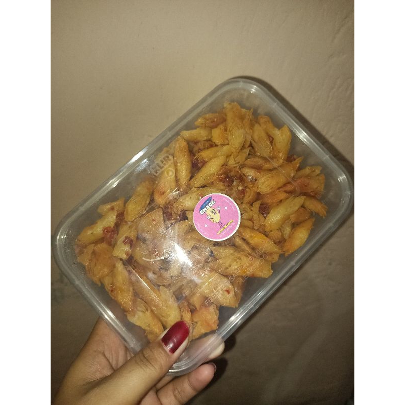 

Kripik pangsit pedas viral