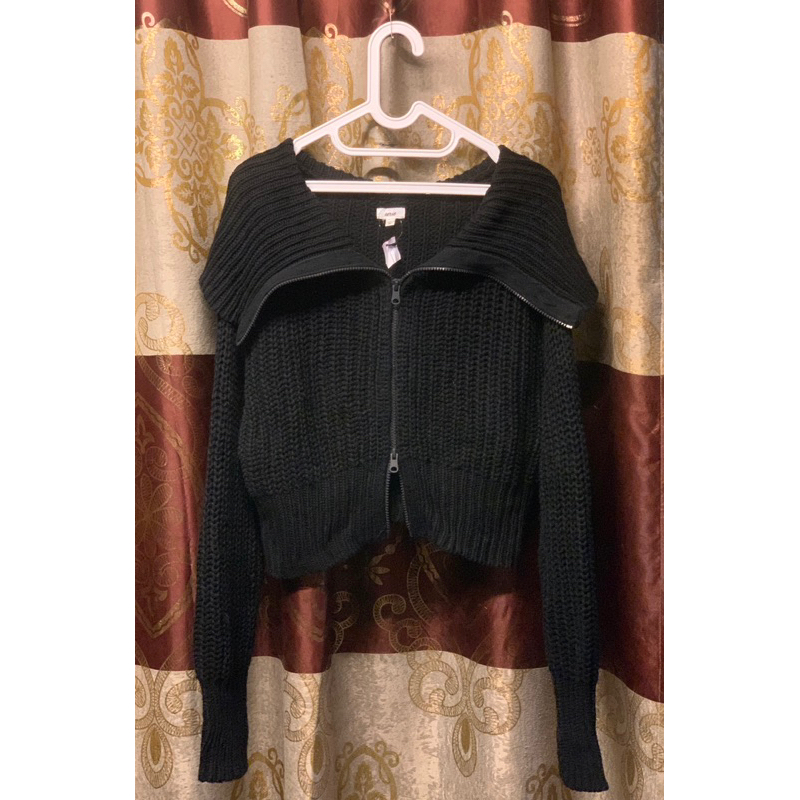 branded Aerie fulltag - preloved sweater / baju rajut knitwear double zipper semi crop bahan halus p