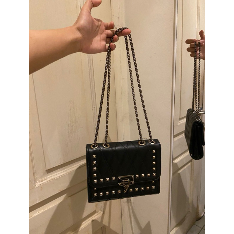 Tas Rantai Hitam