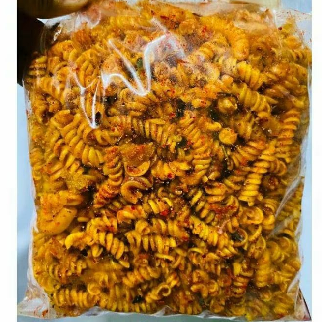 

Makaroni kriwil/Spiral kriuk Pedas Daun jeruk 250gr