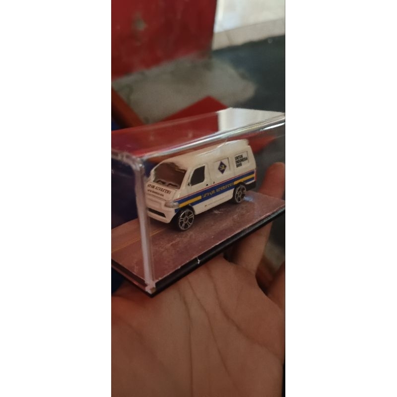 Replika Mobil Pemasaran Sehat Tentrem Tanpa Background