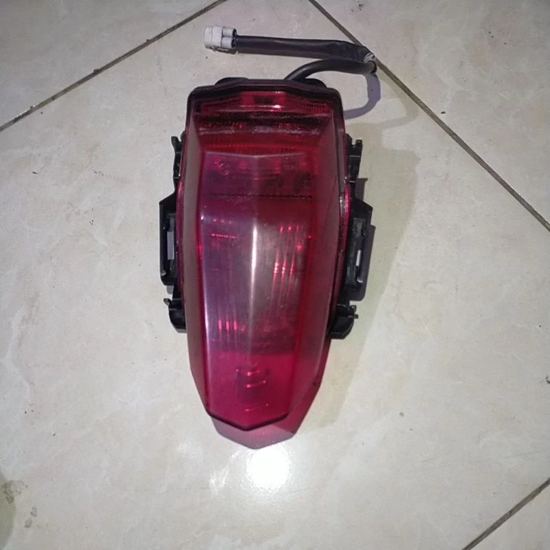 stop lampu belakang Yamaha R15 V3 original copotan