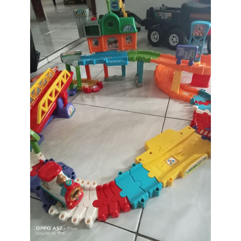 mainan kereta toot toot train 370.000 + admin