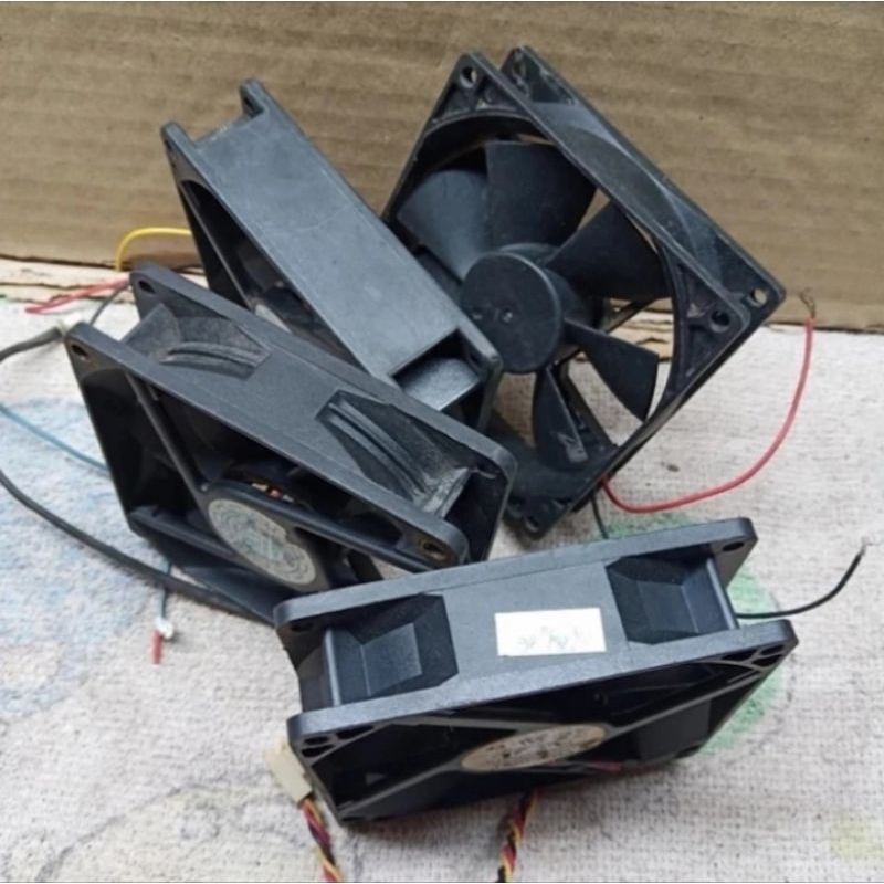 Fan DC Brushless 12v Ukuran 9×9×2.5cm Fan DC Speed