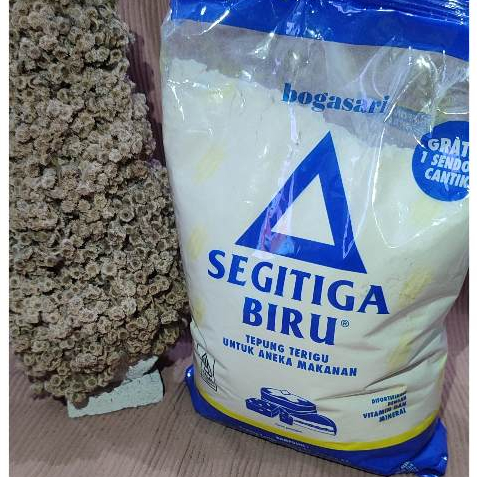 

Tepung Terigu Segitiga Biru 1kg