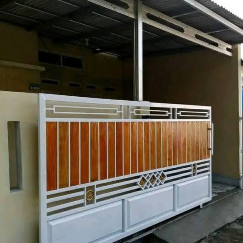 Pintu pagar besi dorong