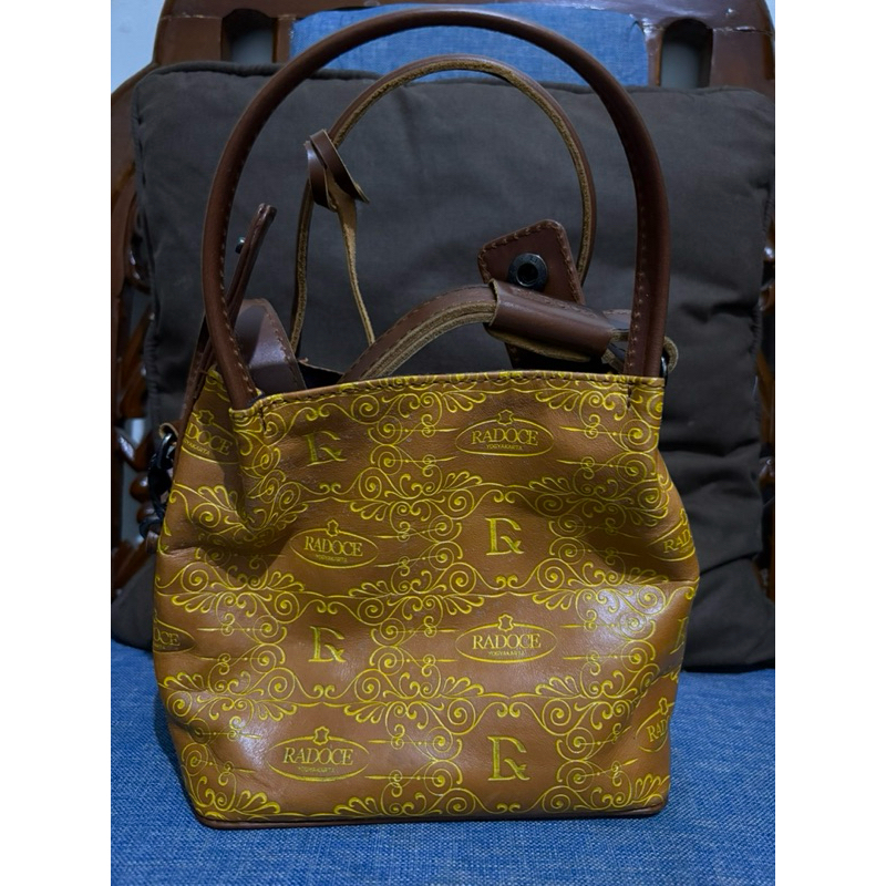 preloved tas kulit asli selempang jinjing by radoce