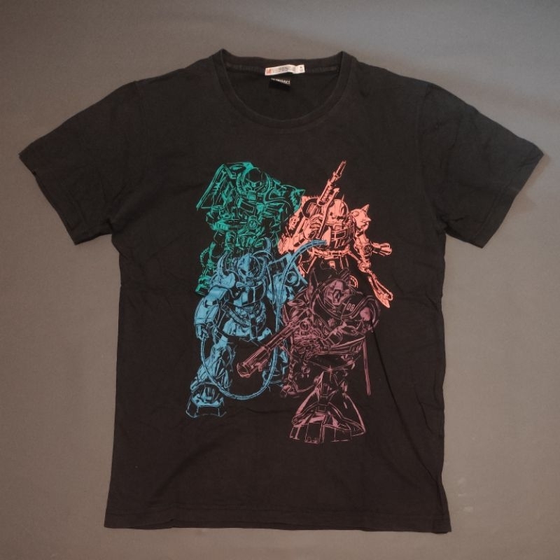 uniqlo gundam black