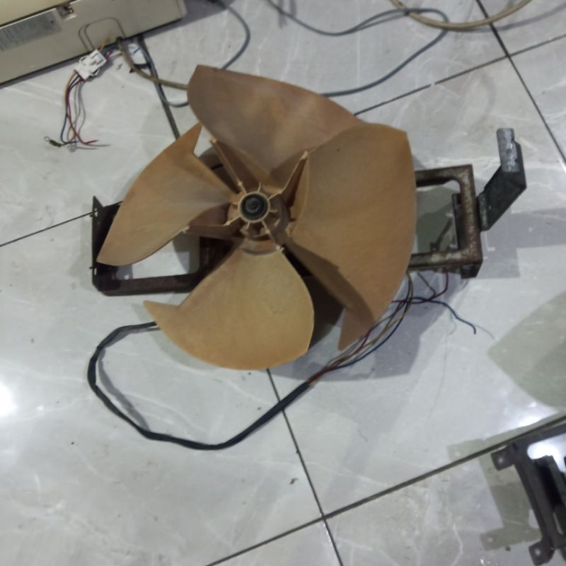 kipas angin baling 4 / kipas angin paling di cari / kipas angin awet / kipas angin hembusan lembut/ 