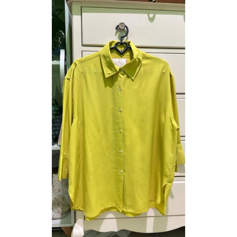 Preloved shirt Wearing klamby size M-L