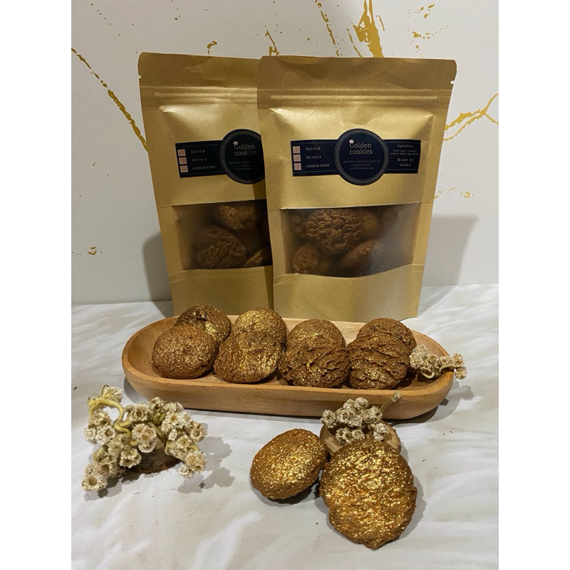 

cemilan golden cookies mix choco chip , butter , peanut