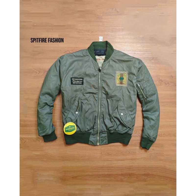 Type ma-1 bomber jacket
